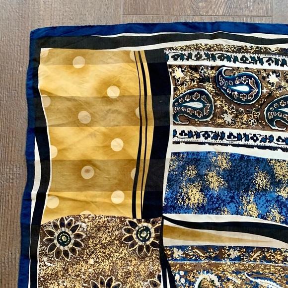 Adrienne Vittadini Silk Scarf - Etsy Vintage Adrienne Vittadini scarf 20/20 inch